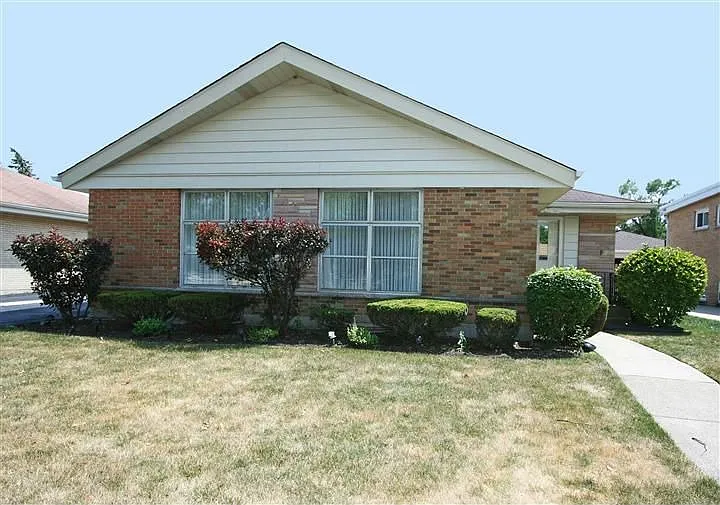 10421 Preston St photo 1