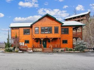 889 Great Smoky Way, Gatlinburg, TN 37738