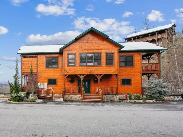 889 Great Smoky Way, Gatlinburg, TN 37738