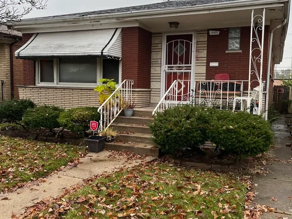 15925 Woodbridge Ave, Harvey, IL 60426