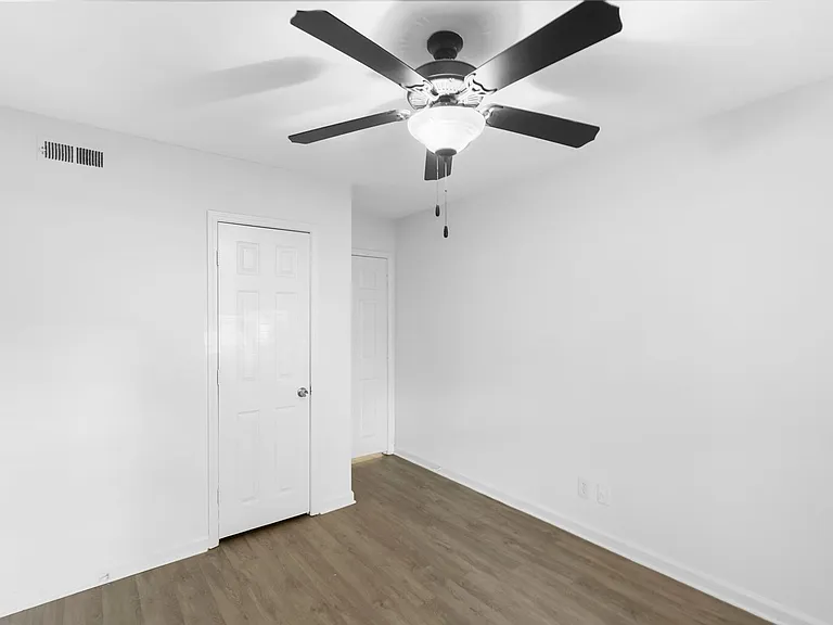Glen Iris Place — Photo 18