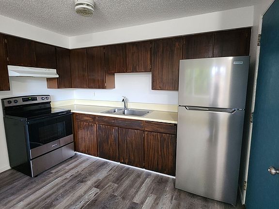 5th image of 695 4th St APT A