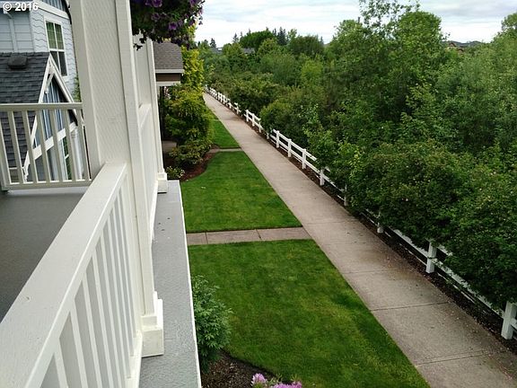 4th image of 3790 SE Scarlet Pl