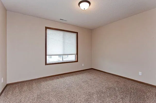 3 bed, 1652 sqft, $2,150 — Photo 3