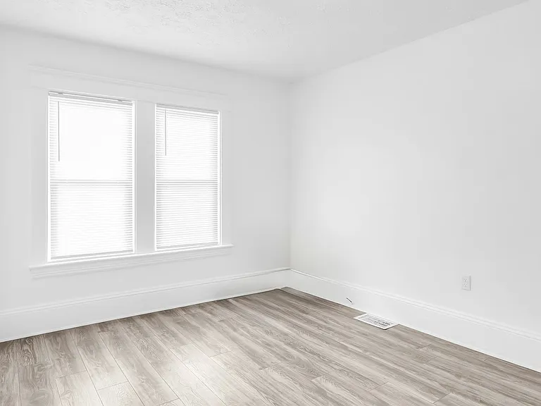 14601 Benwood Ave — Photo 7