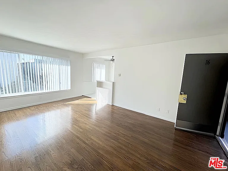 228 S Mariposa Ave #2 — Photo 14