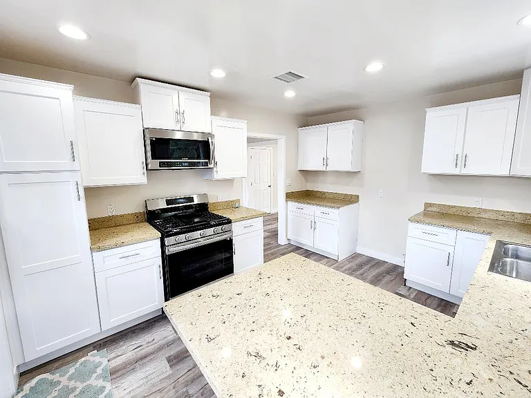 2945 Oakhurst Ave — Photo 7