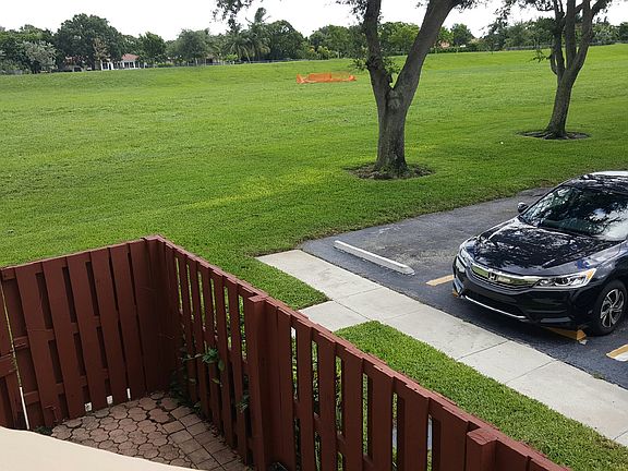 3rd image of 8051 Southgate Blvd #6J