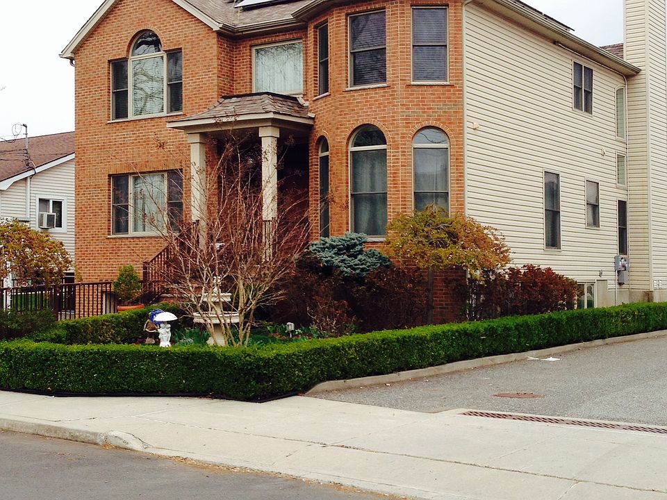 1st image of 87 Sprague Ave