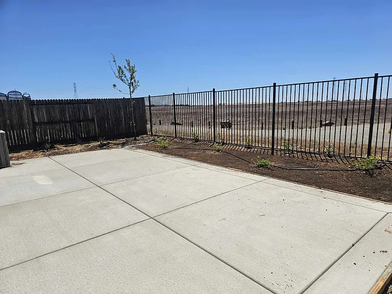 12142 Alamosa Dr — Photo 13