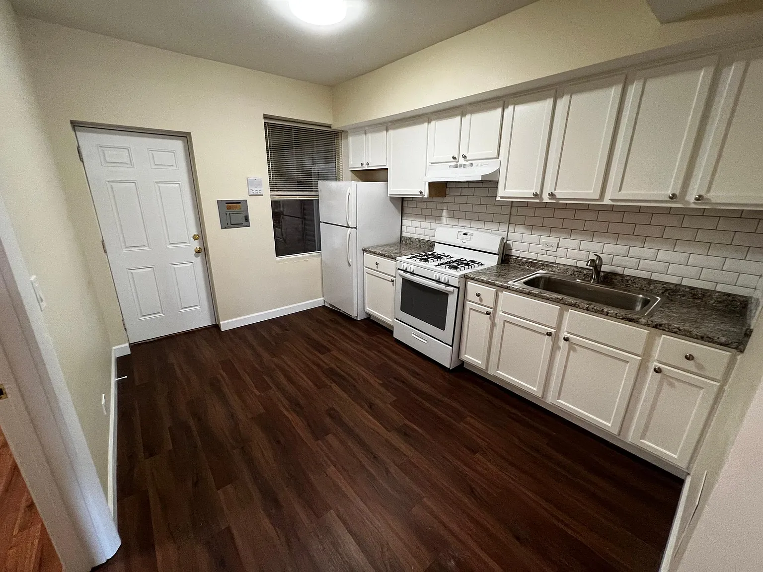 2 bed, $1,595 — Photo 1
