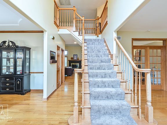 2nd image of 3350 Banford Cir