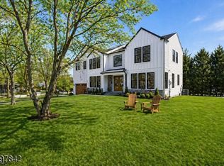 32 Felch Rd, Florham Park Boro, NJ 07932