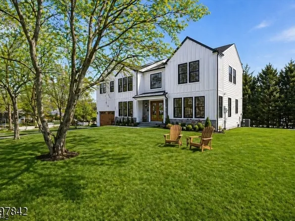 32 Felch Rd, Florham Park Boro, NJ 07932