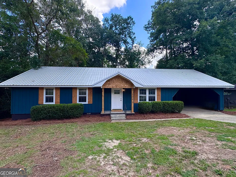 304 Pinewood Dr