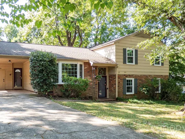 5820 Charing Pl, Charlotte, NC 28211
