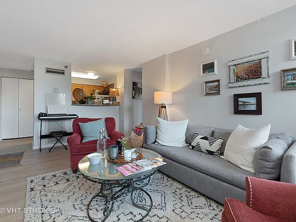 5th image of 345 N La Salle Dr APT 903