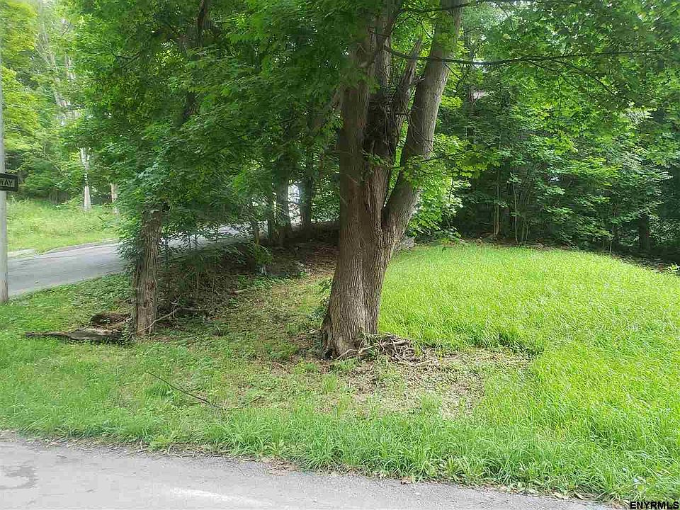 2nd image of 398 Forbes Ave