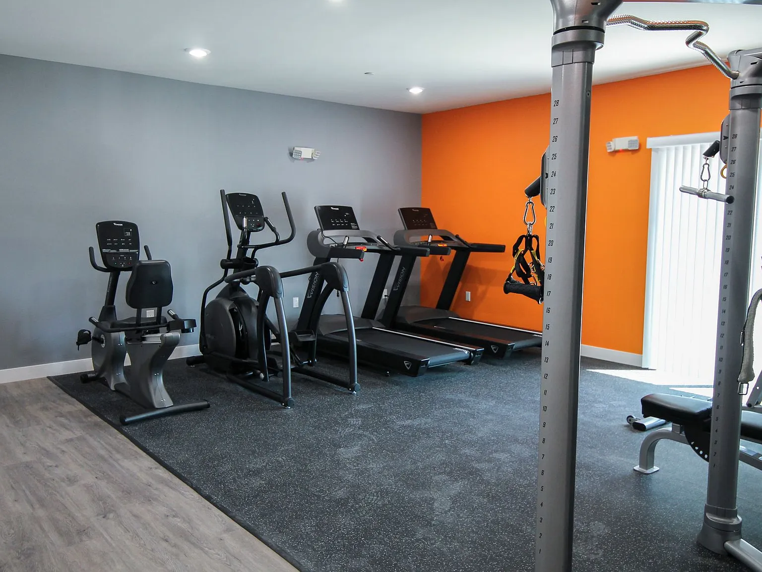 13713 Oxnard St. — Photo 2