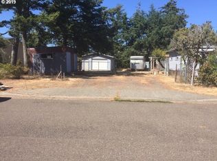 1955 31st St, Florence, OR 97439