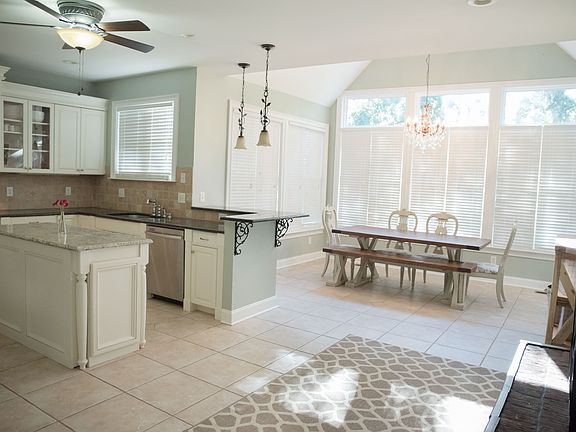 3rd image of 130 Red Brook Ln