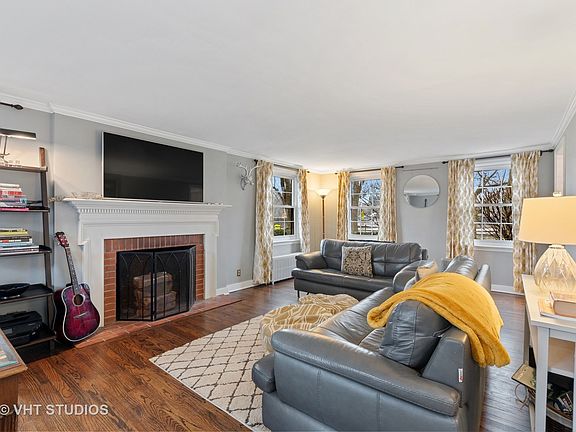 3rd image of 1443 Country Squire Dr