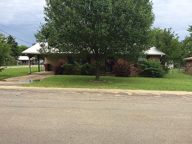 1st image of 150 Elizabeth Ln