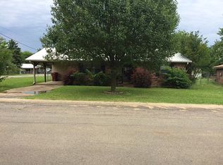 150 Elizabeth Ln, Blossom, TX 75416