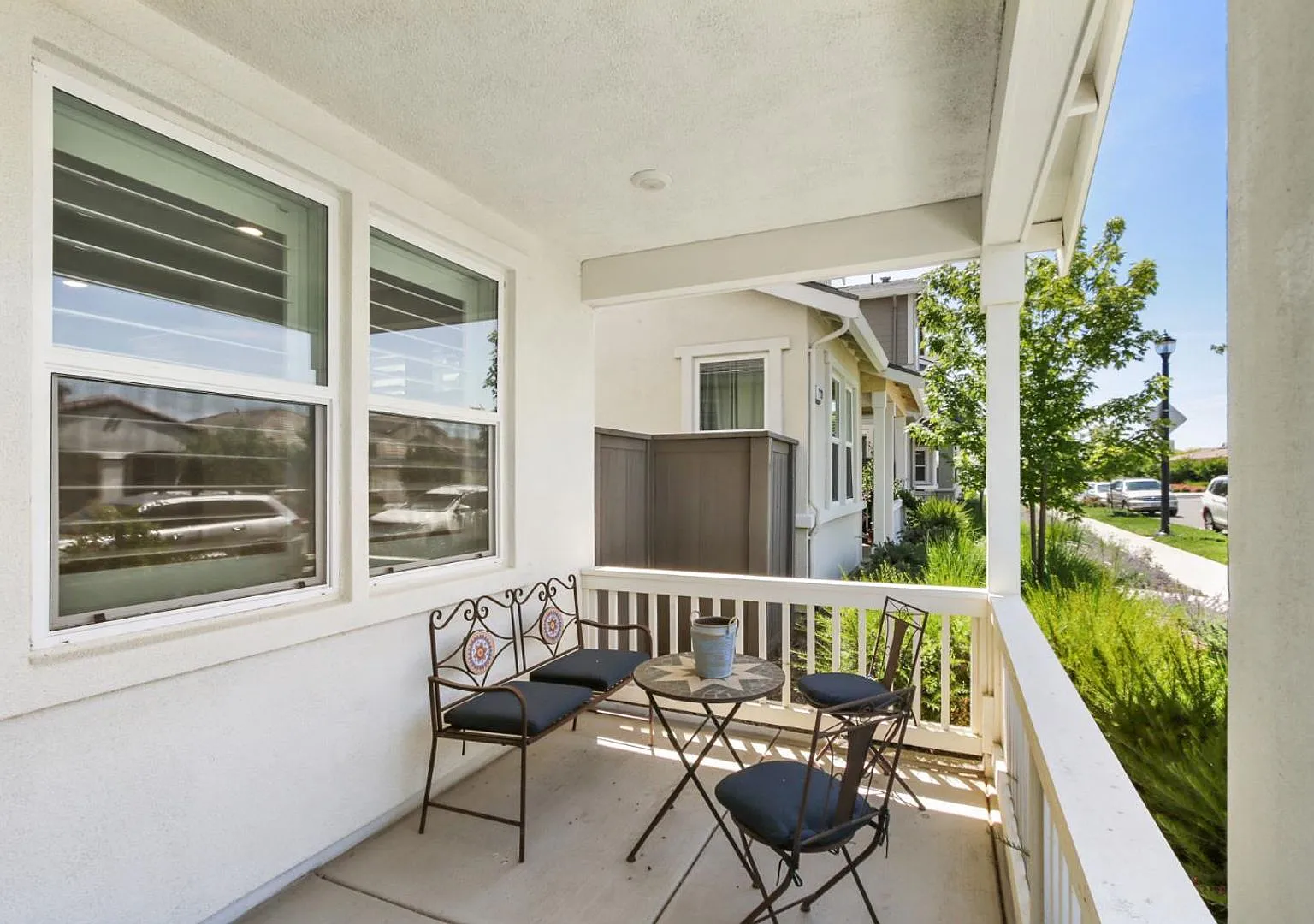 Spacious 5-Bedroom Home in Desirable Spring Lake Downstairs Bedroom & Solar! — Photo 4