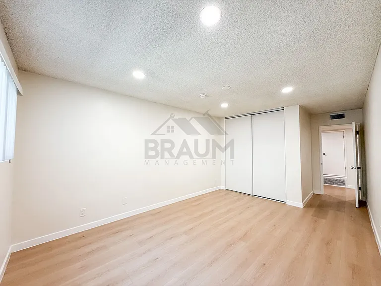 6041 WHITSETT — Photo 19