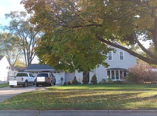 20516 E Ten Mile Rd, Saint Clair Shores, MI