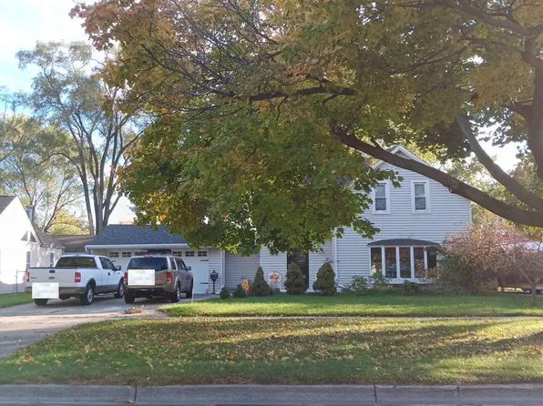 20516 E Ten Mile Rd, Saint Clair Shores, MI 48080