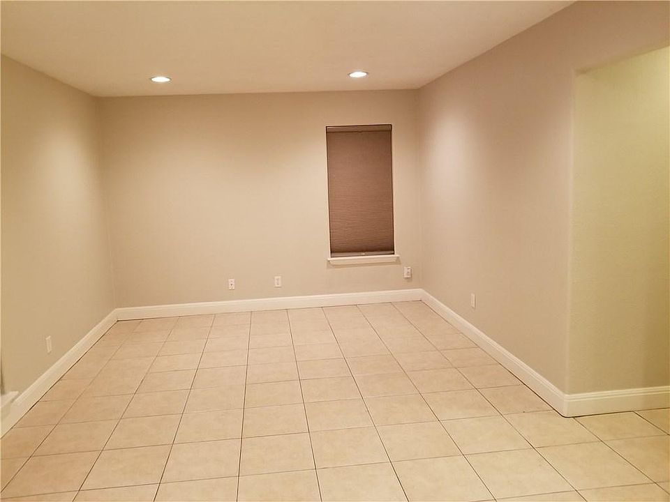 2nd image of 115 Coleman St