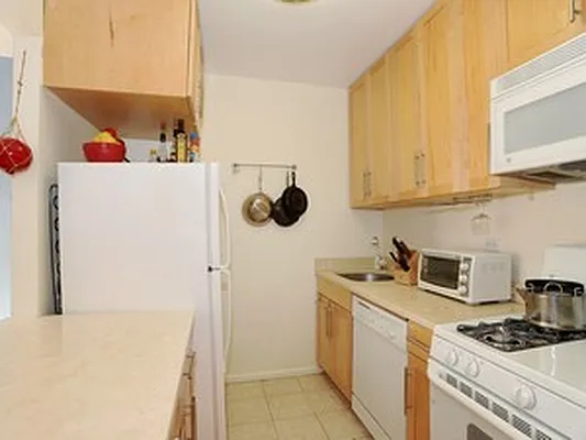 Sold by Citi Habitats | media 18