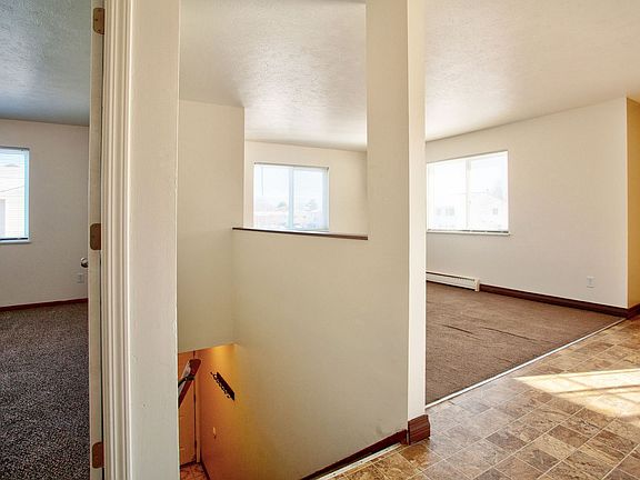 4th image of 1031 Abbey Ct APT 2