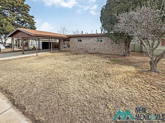 3rd image of 1222 N San Andres Dr