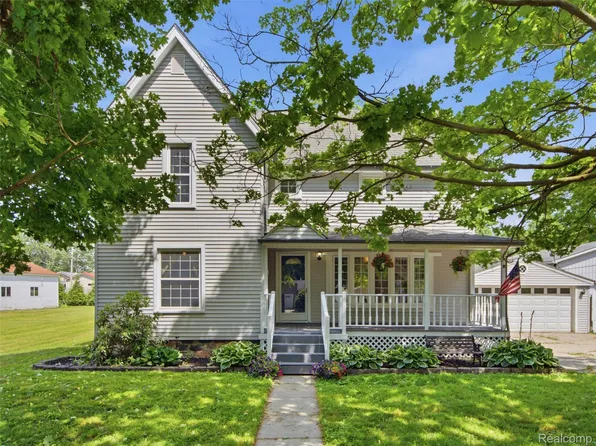 74288 Spencer St, Armada, MI 48005