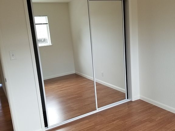 5th image of 2208 McGee Ave #5