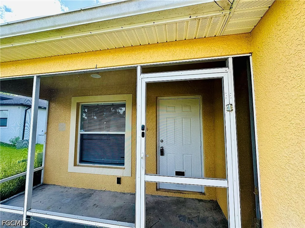 3 bed, 2.0 bath, 2340 sqft, $1,600 — Photo 3
