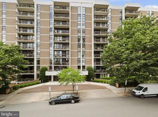 1016 S Wayne St APT 404, Arlington, VA 22204