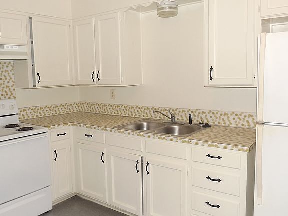 5th image of 105 E Avenue B APT 10