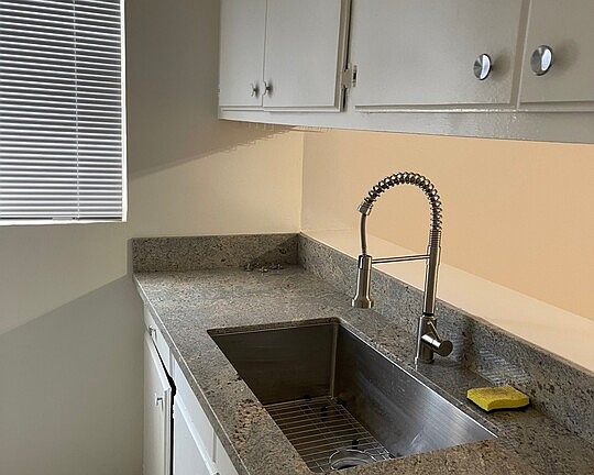 3rd image of 222 Roselake Ave