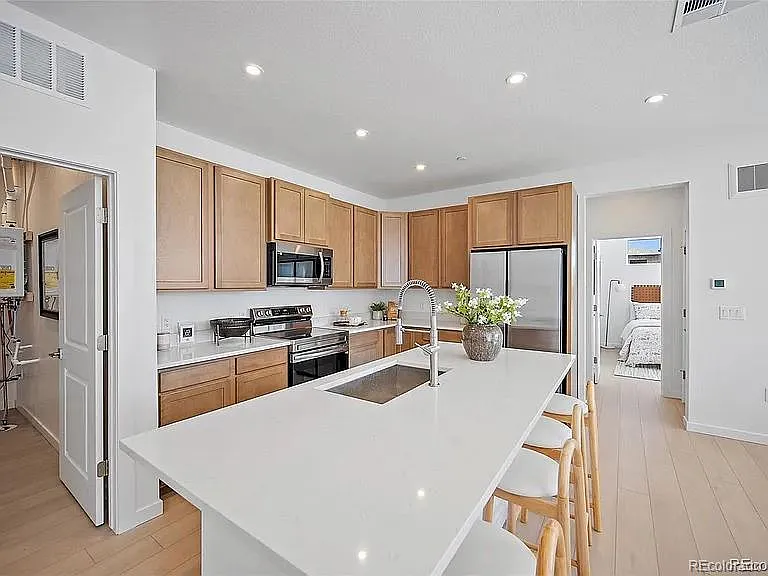 11960 Soprano Cir #204 — Photo 13