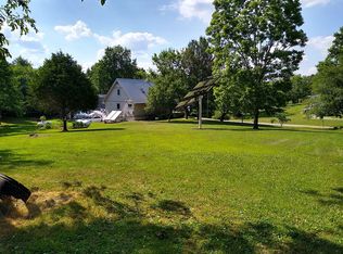 7483 Ivy Rd, Carbondale, IL 62902