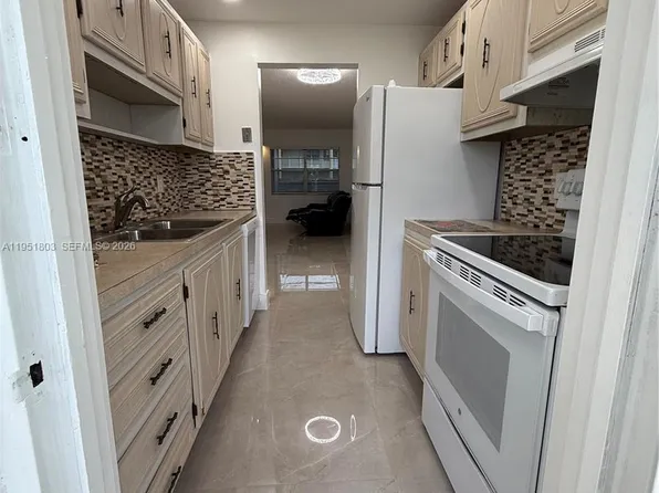 6650 Royal Palm Blvd APT 110C, Pompano Beach, FL 33063