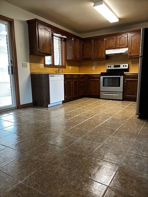 3 bed, 2.5 bath, 1468 sqft, $1,500 — Photo 2