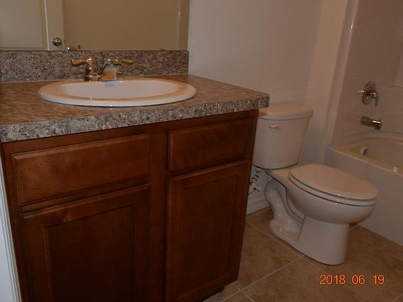4th image of 512 Squires Grove Dr