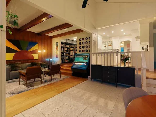 4111 E 15th St SW, Calgary, AB T2T 4B1