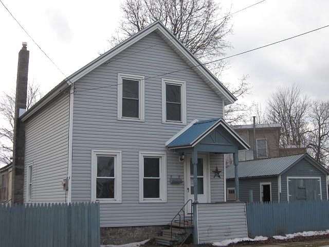 1st image of 921 Caroline St