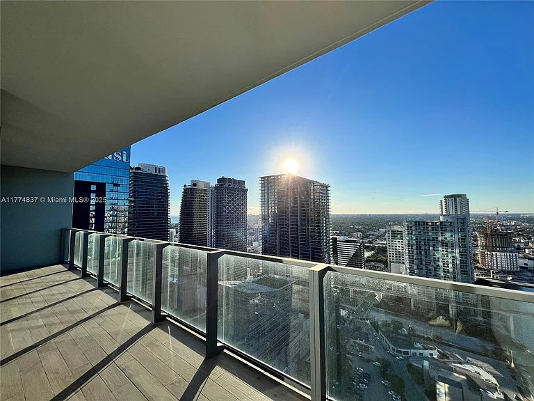 68 SE 6th St #33 — Photo 11